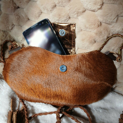 pochette_smartphone_totem_occi_tanne copie | EMPREINTES Paris - EMPREINTES Paris