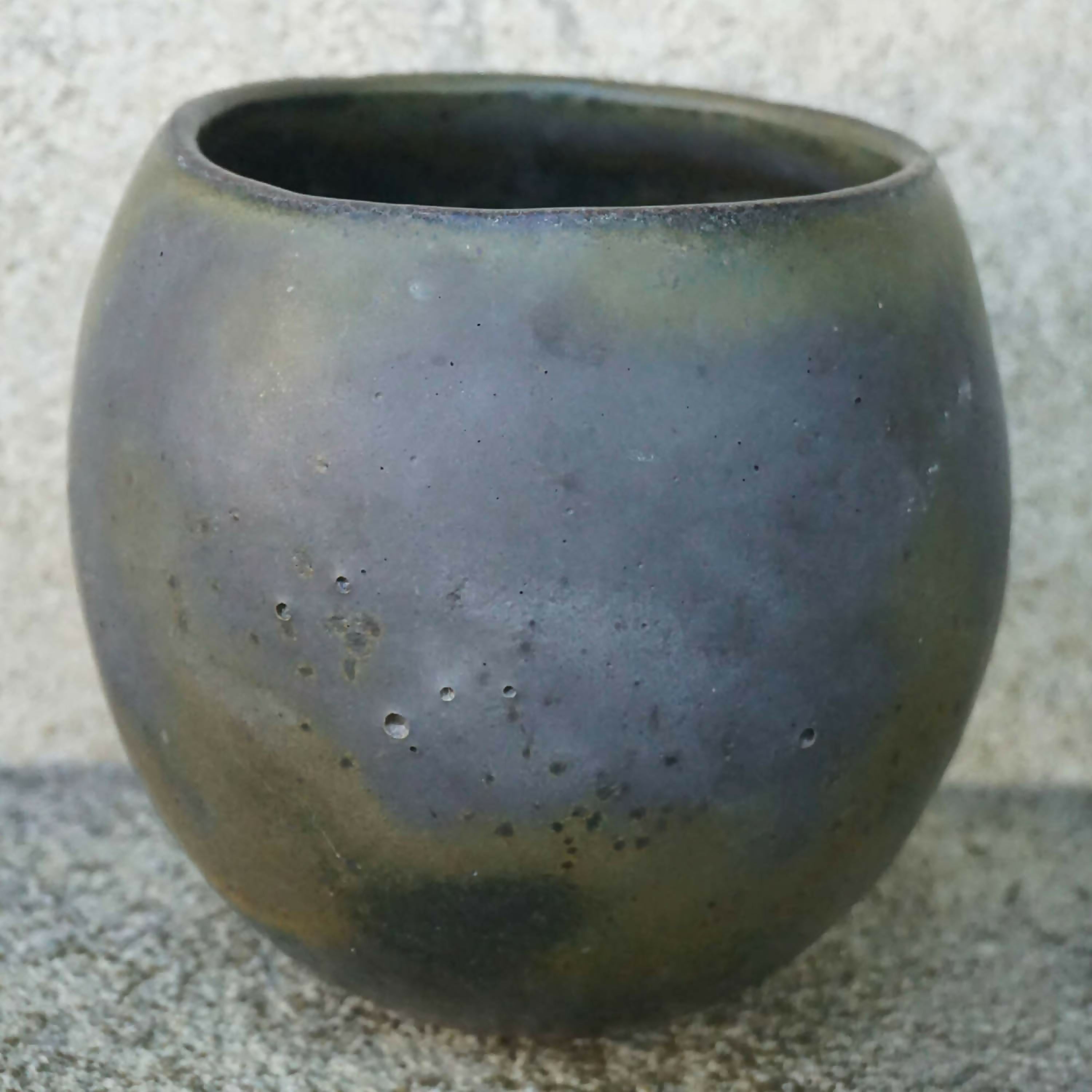 vase_sculpture_boule_terre_denvies copie | EMPREINTES Paris