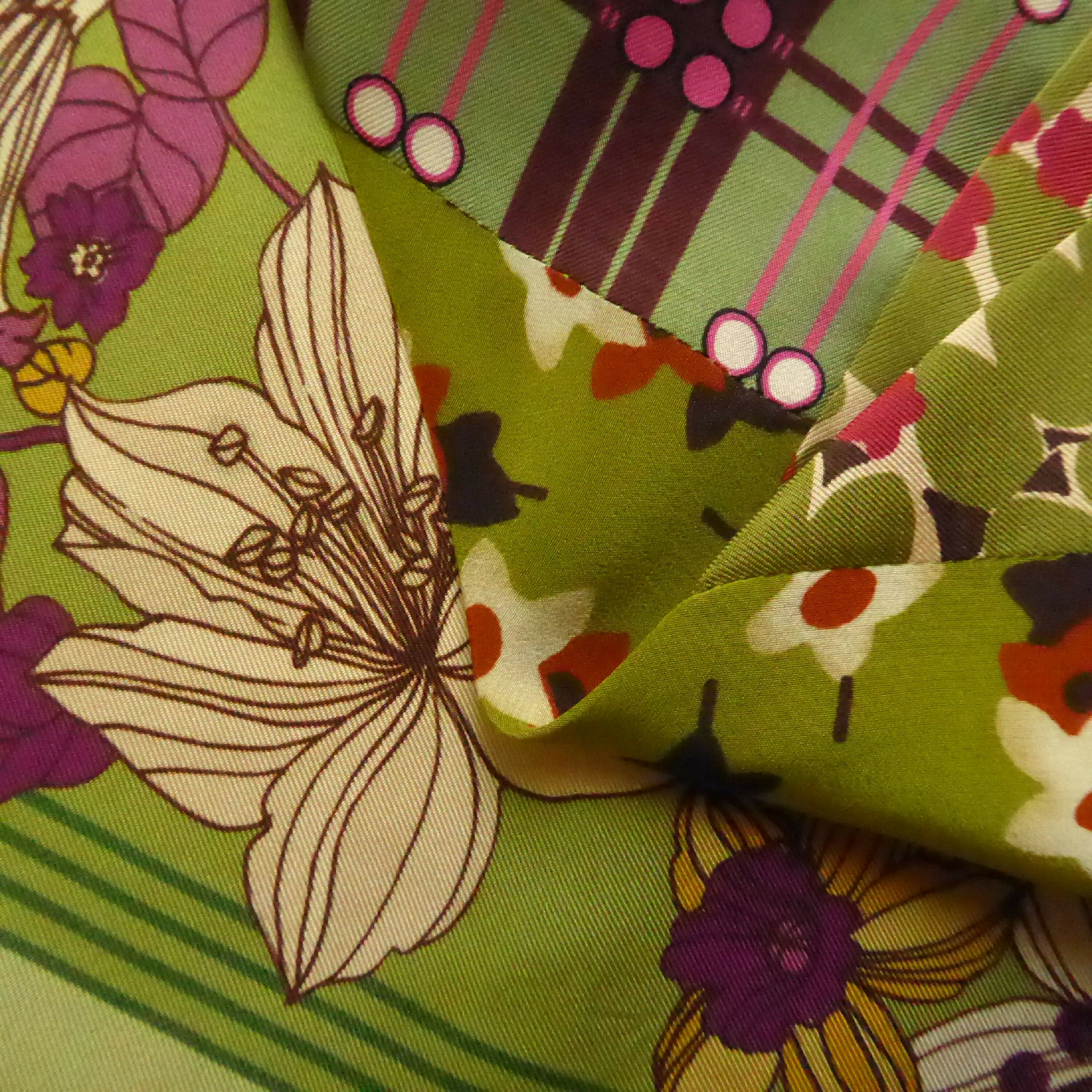 Foulard pointe soie- flower geometric green | EMPREINTES Paris