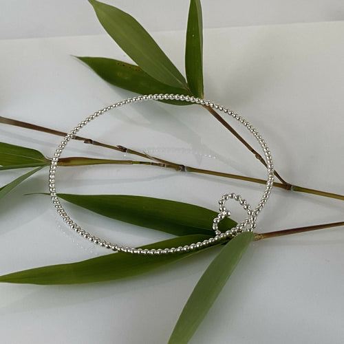 bracelet_jonc_en_argent_massif_et_sa_breloque_coeur_en_fil_perle_artyssia | EMPREINTES Paris - EMPREINTES Paris