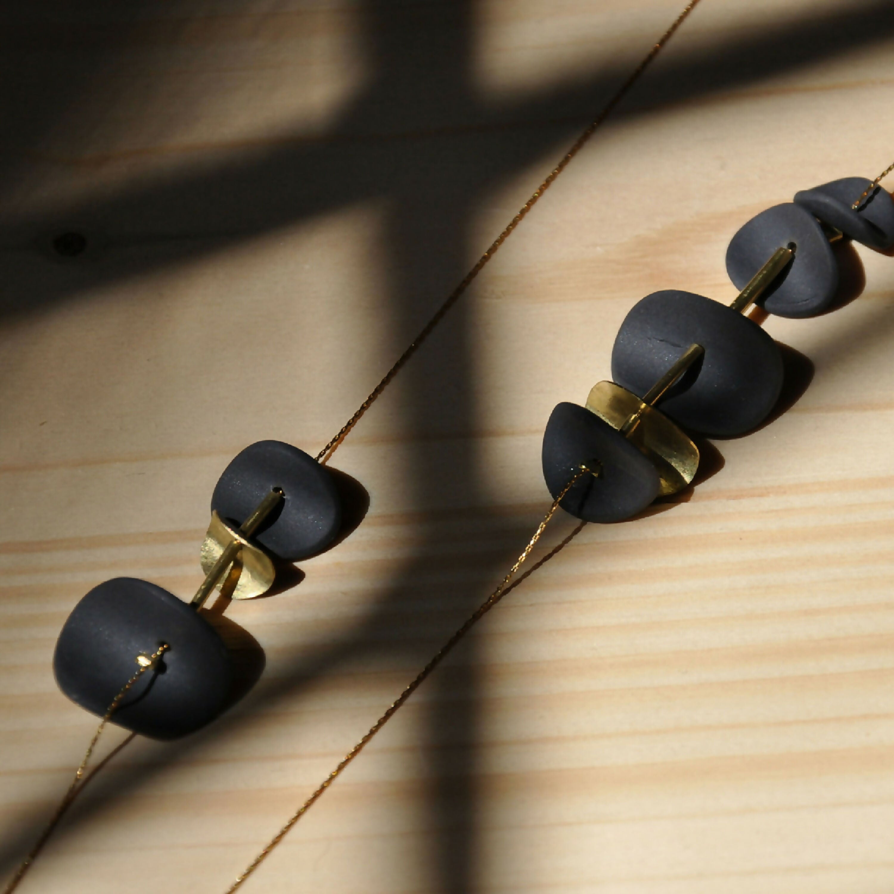 sautoir_petales_coloris_au_choix_koeda copie | EMPREINTES Paris