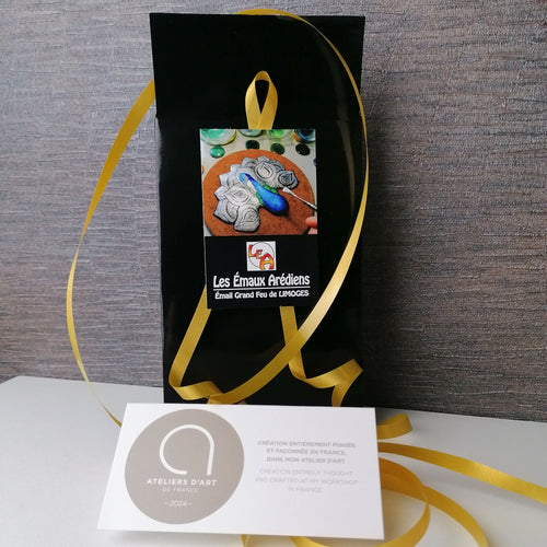 boucles_doreilles_coeurs_en_email_et_plaque_or_les_emaux_arediens_lemail_grand_feu_de_limoges copie | EMPREINTES Paris - EMPREINTES Paris