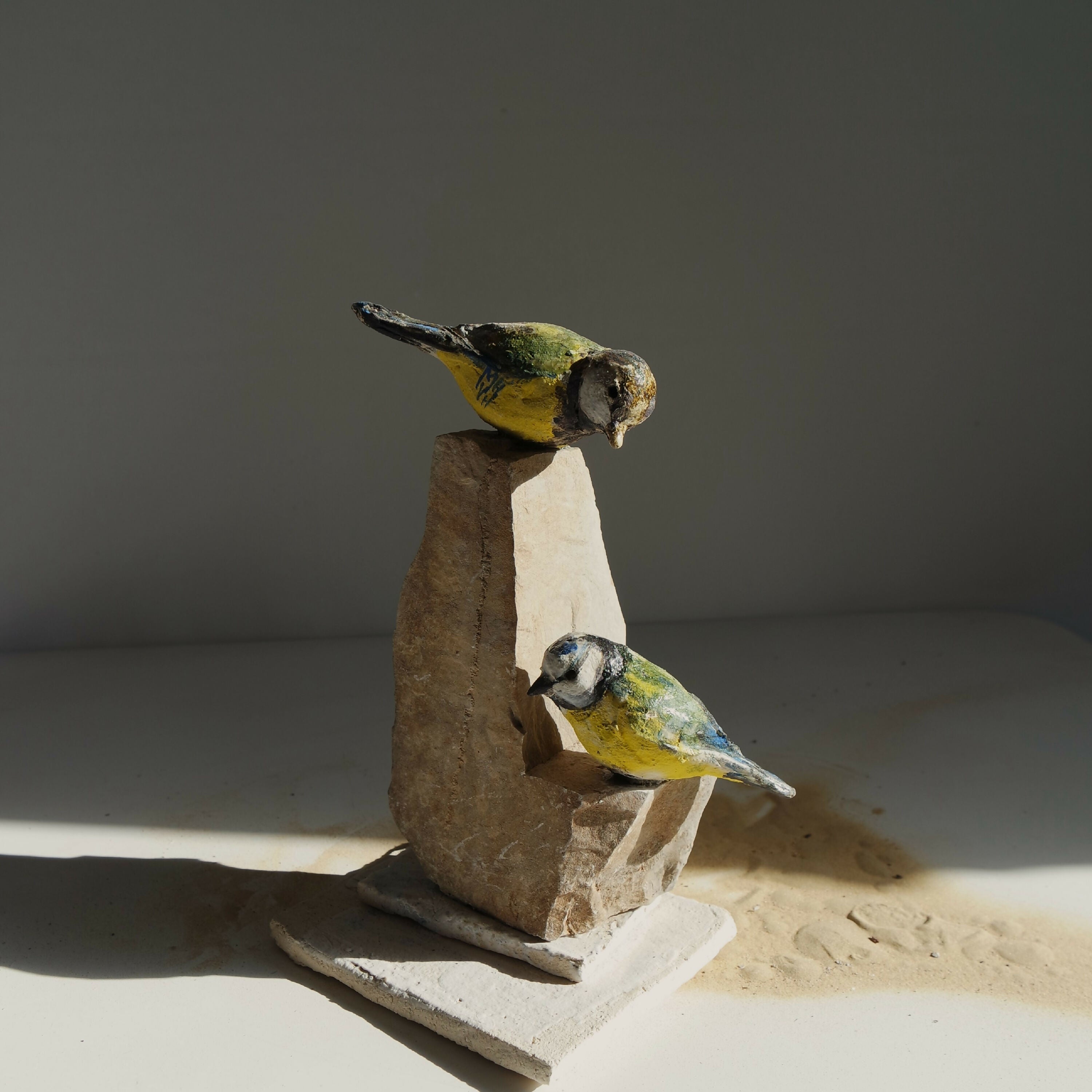 Sculpture Duo de mésanges bleues sur pierre | EMPREINTES Paris