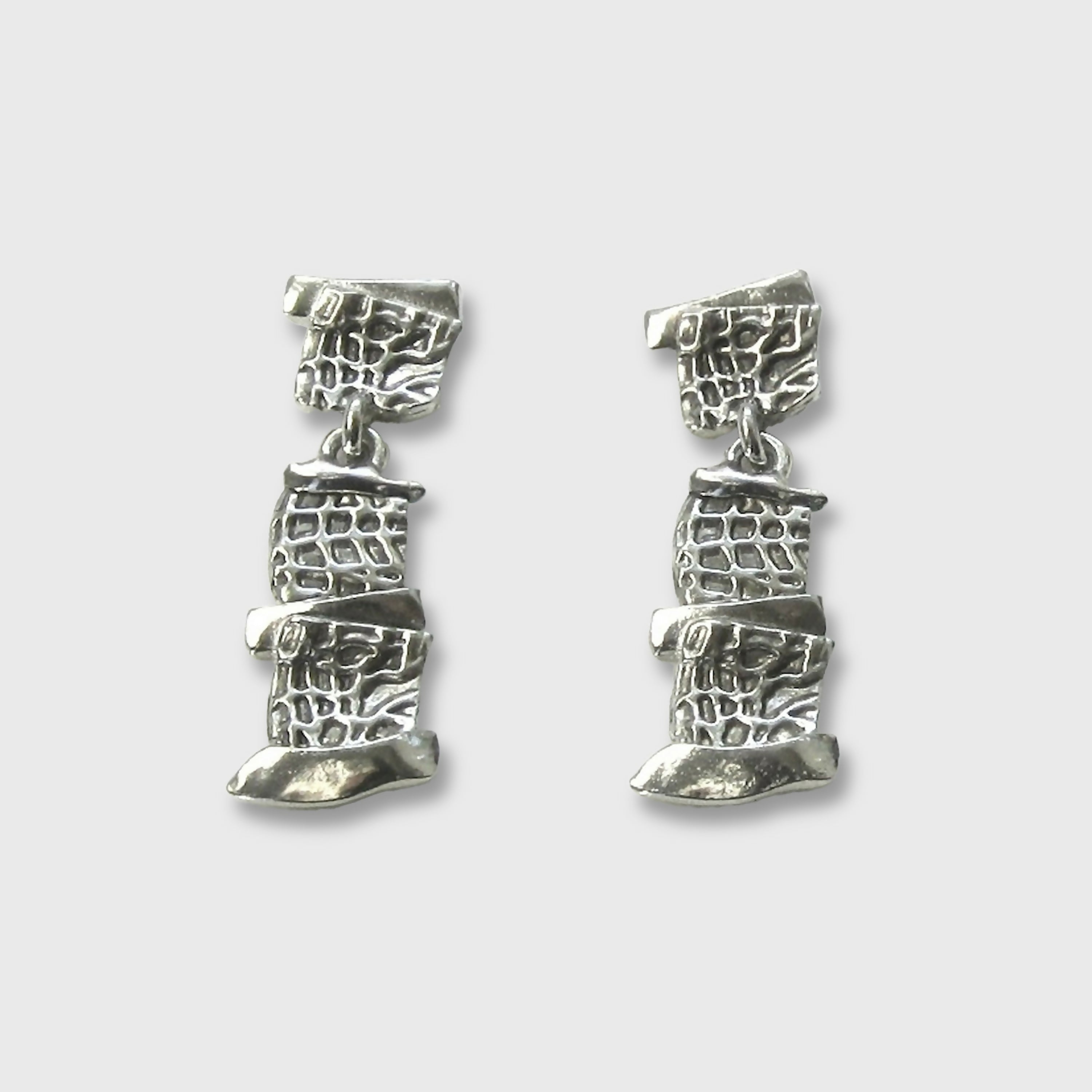 boucles_doreilles_quadrillages_en_etain_bijoux_christine_philippe copie | EMPREINTES Paris