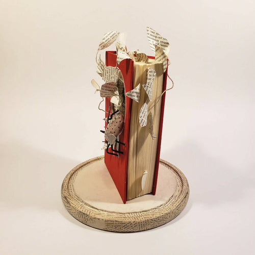 Sculpture papier Livre rouge habité | EMPREINTES Paris - EMPREINTES Paris