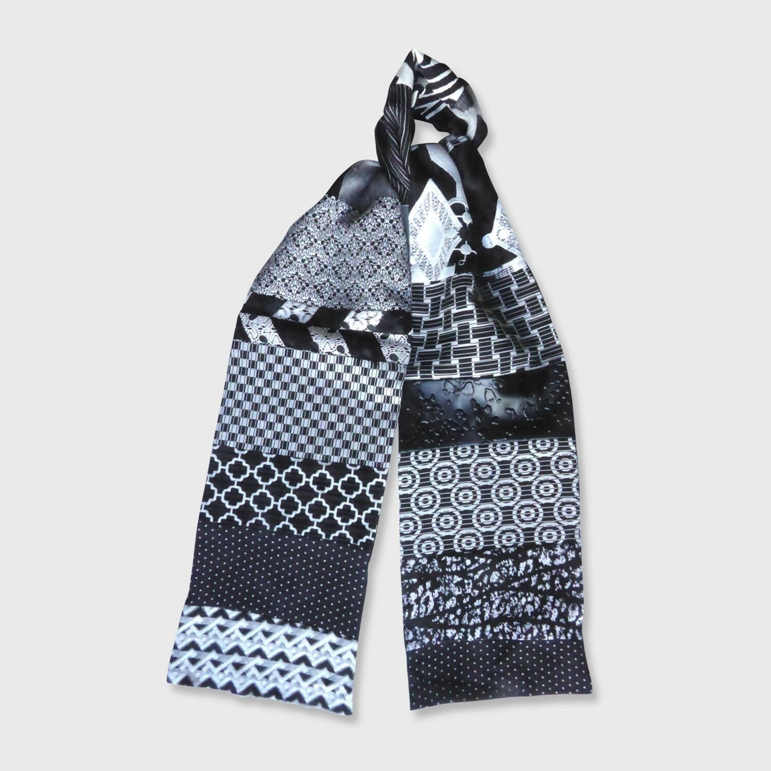 Écharpe intemporelle femme-Black and white | EMPREINTES Paris