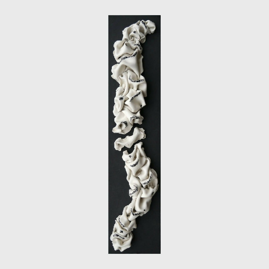 Bas relief tableau porcelaine collection plisser | EMPREINTES Paris