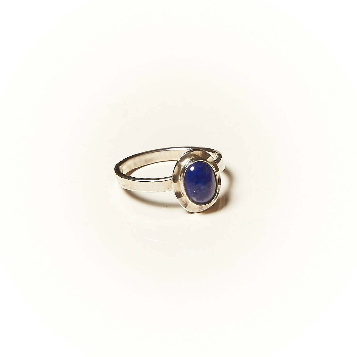 Bague CLASSICA en argent avec un Lapis lazuli. | EMPREINTES Paris