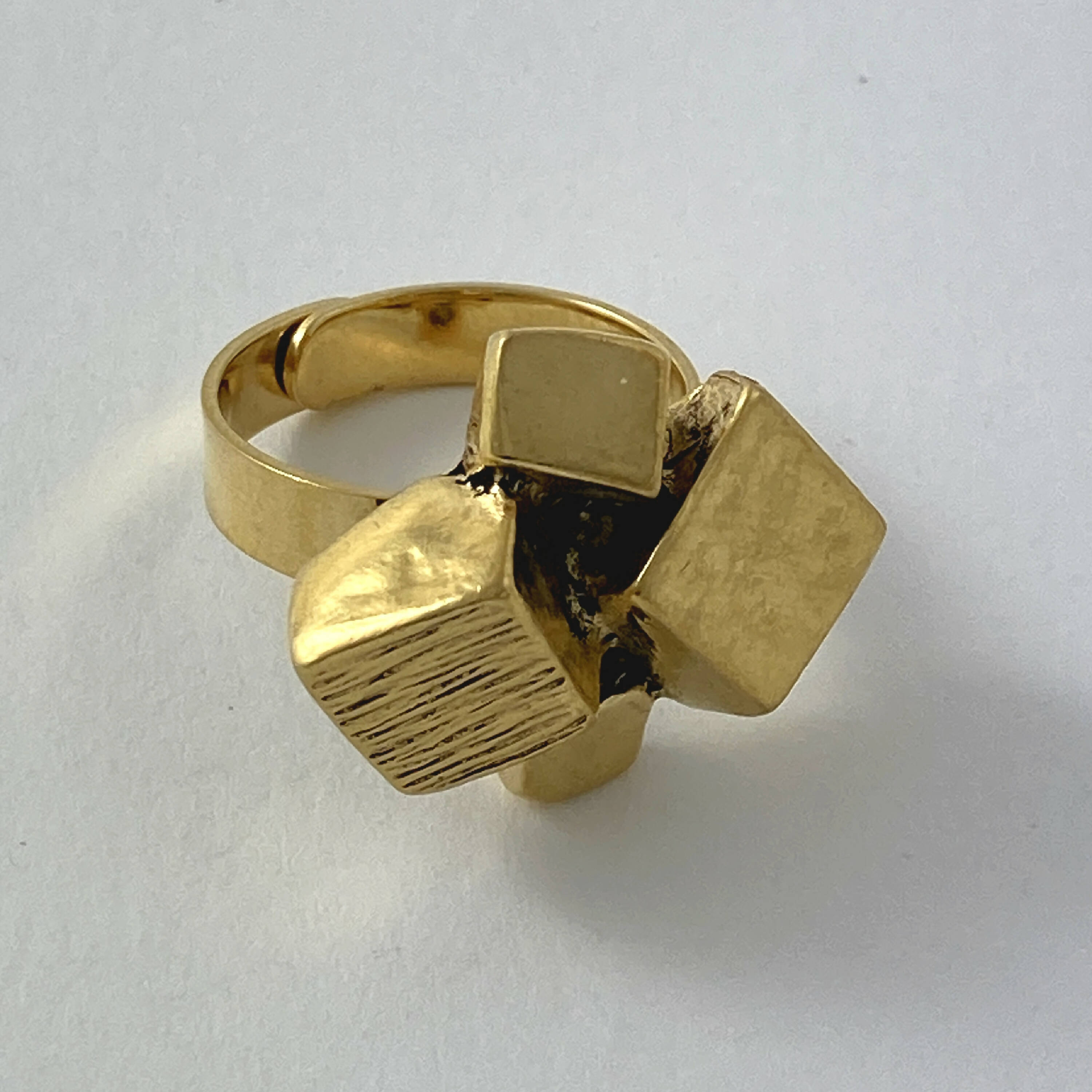 Bague réglable en étain dorée 5 | EMPREINTES Paris