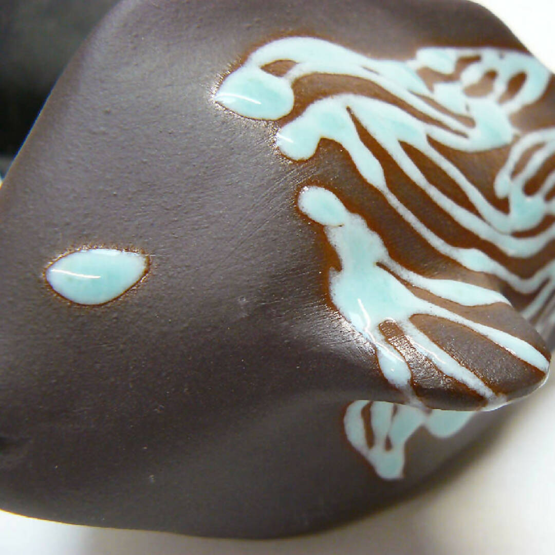 Sculpture petit poisson noir et céladon | EMPREINTES Paris