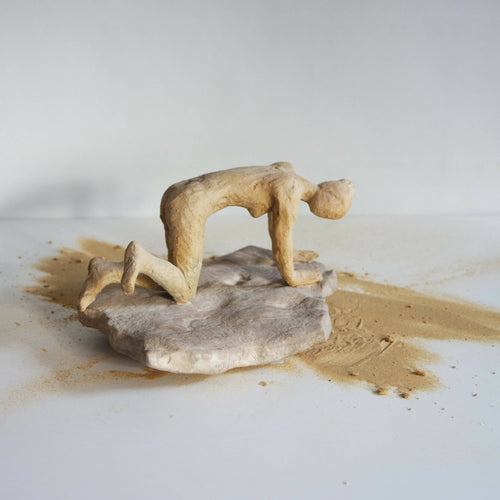 Sculpture Danseuse au pied relevé sur pierre | EMPREINTES Paris - EMPREINTES Paris