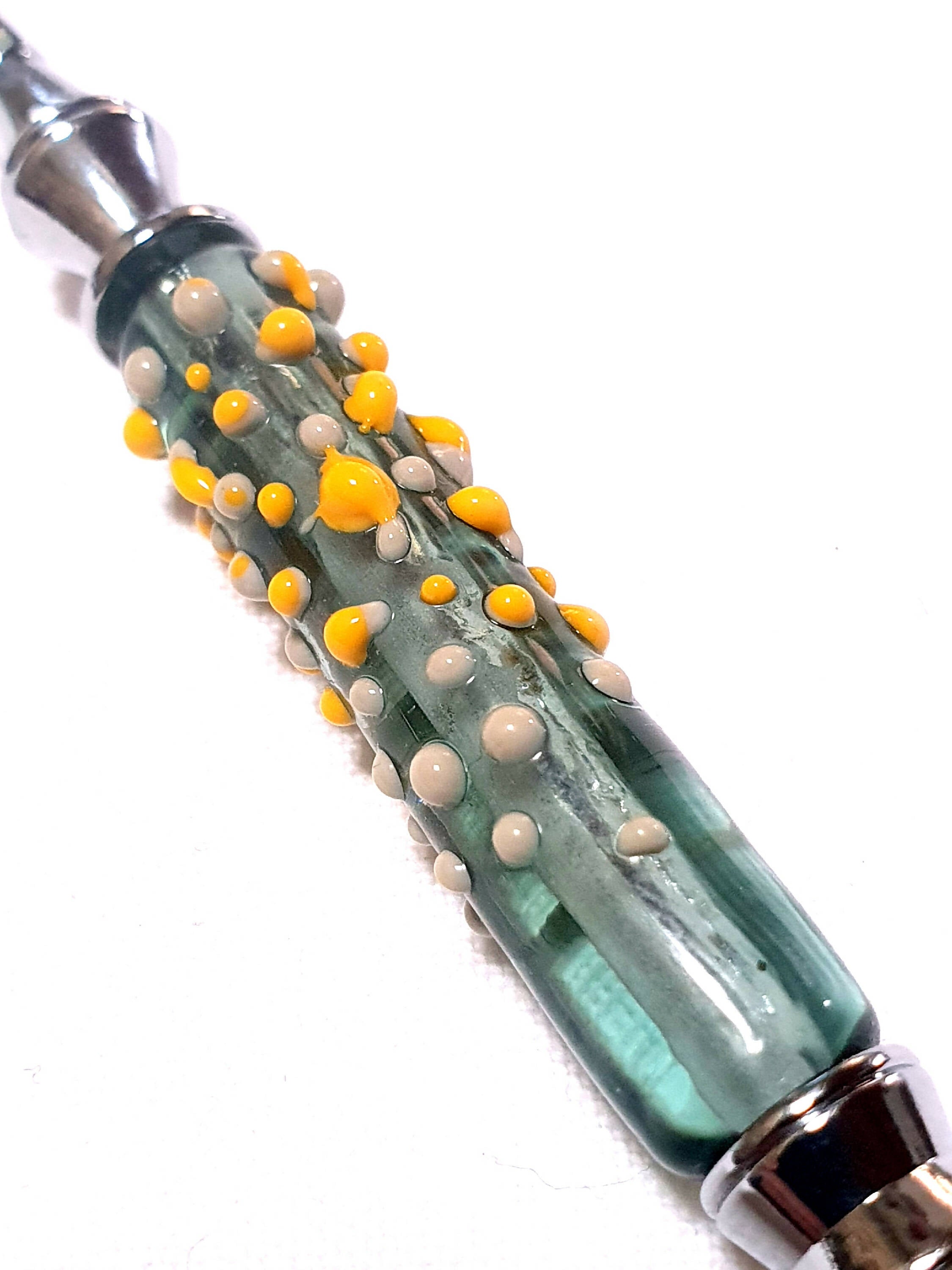 Coupe-papier en verre de Murano filé au chalumeau Bleu acier, Jaune | EMPREINTES Paris