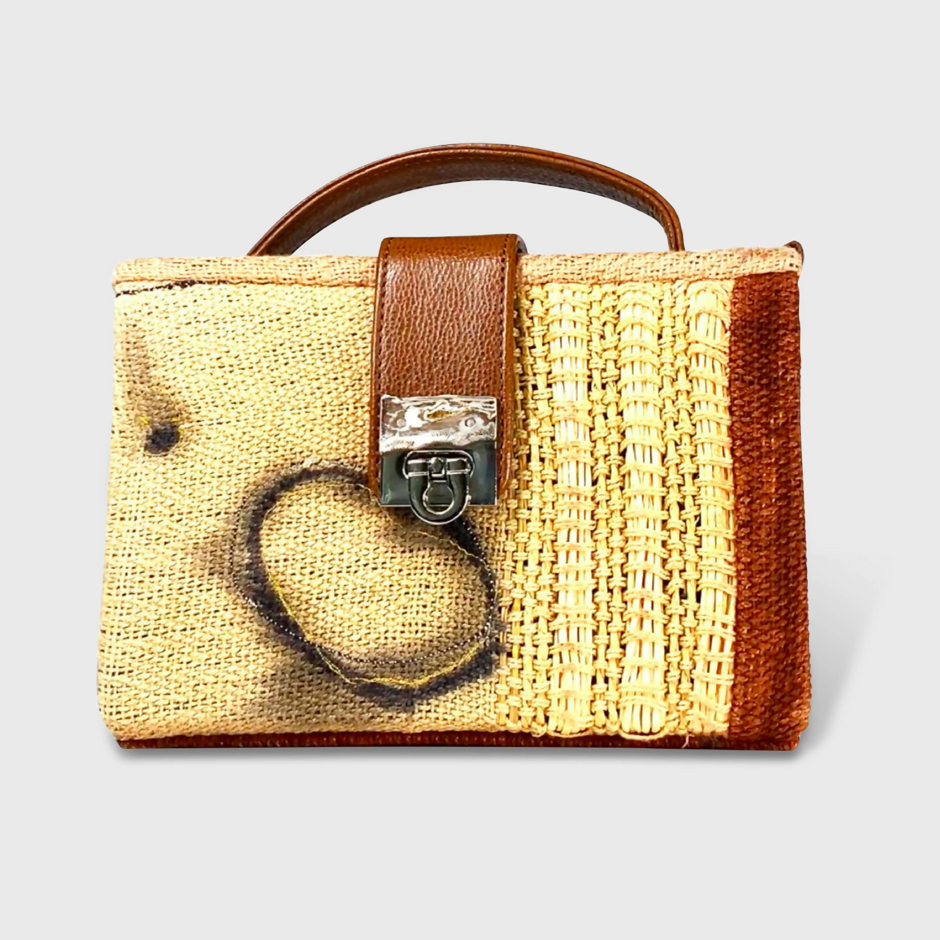 sac_petit_paris_camel_yasmine_simon copie | EMPREINTES Paris