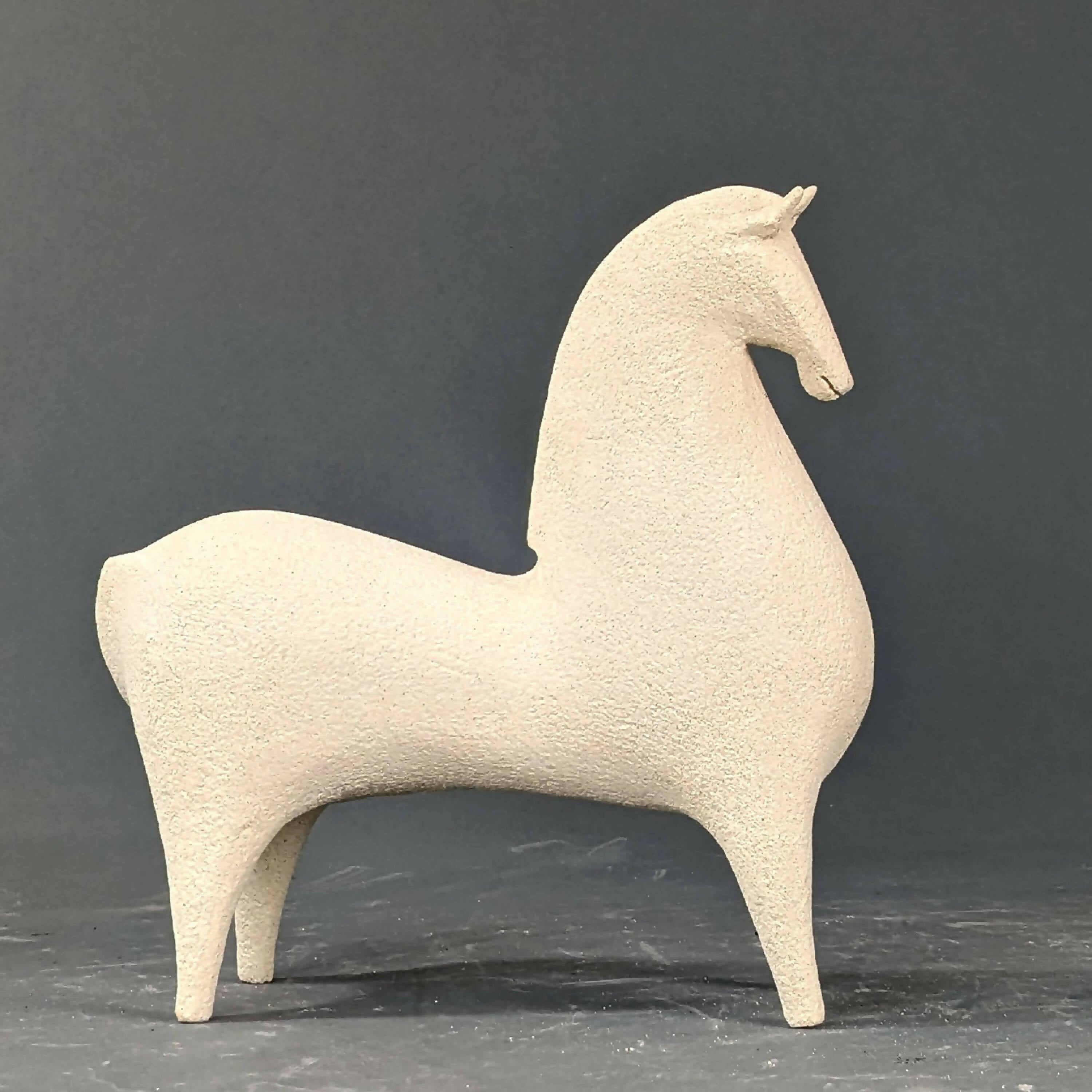 sculpture_cheval_iv_beige_clair_athena_jahantigh copie | EMPREINTES Paris | EMPREINTES Paris