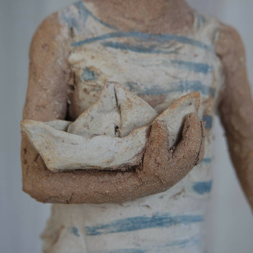 Sculpture Petit garçon au bateau | EMPREINTES Paris - EMPREINTES Paris