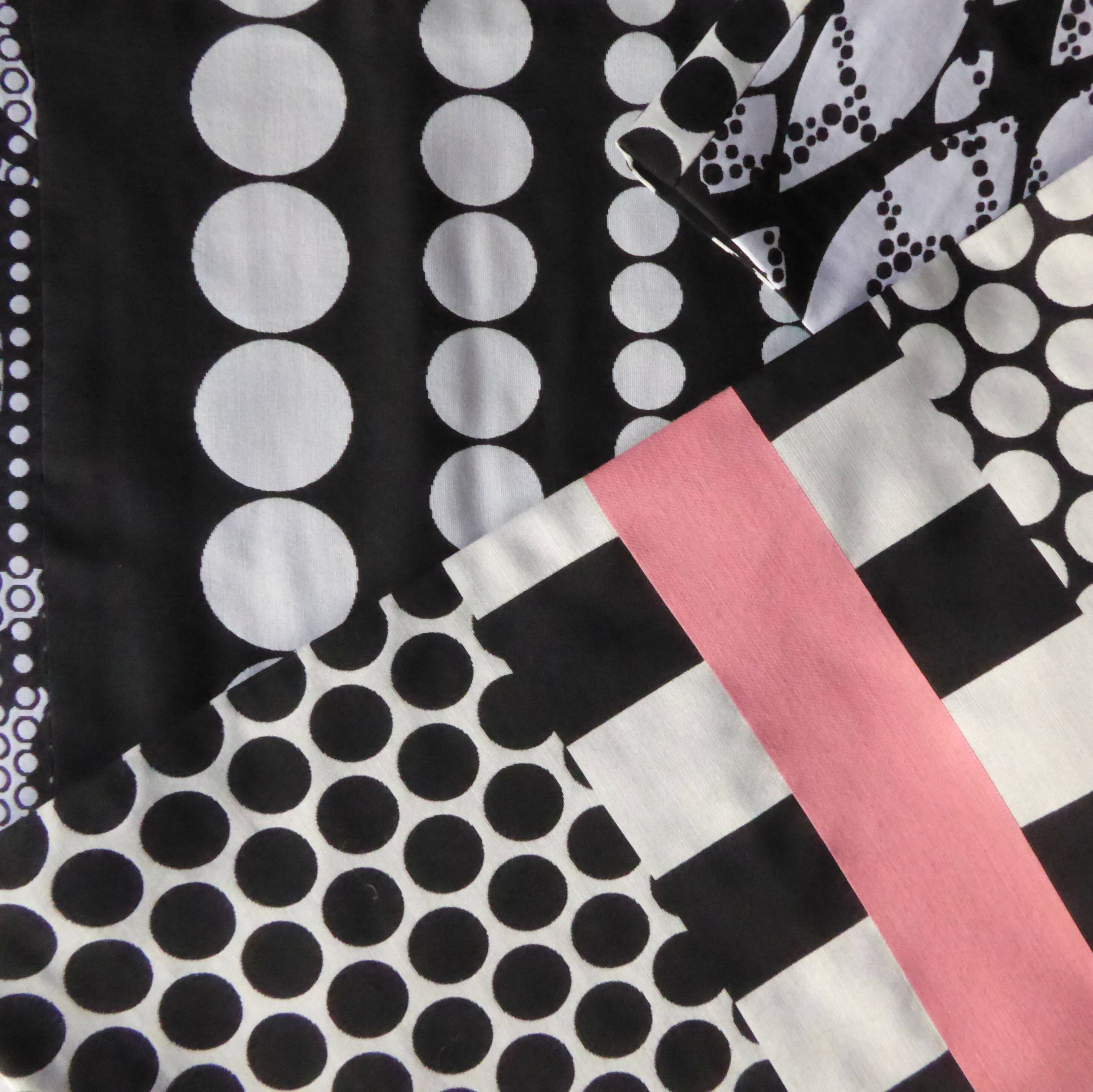 Écharpe graphique-Pink | EMPREINTES Paris