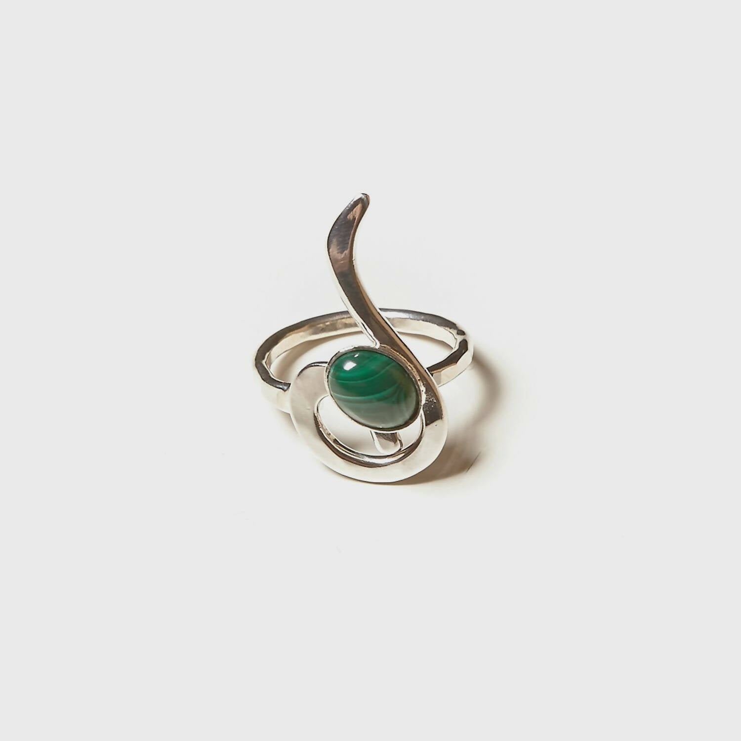 Bague LIZAE en argent avec une malachite. | EMPREINTES Paris