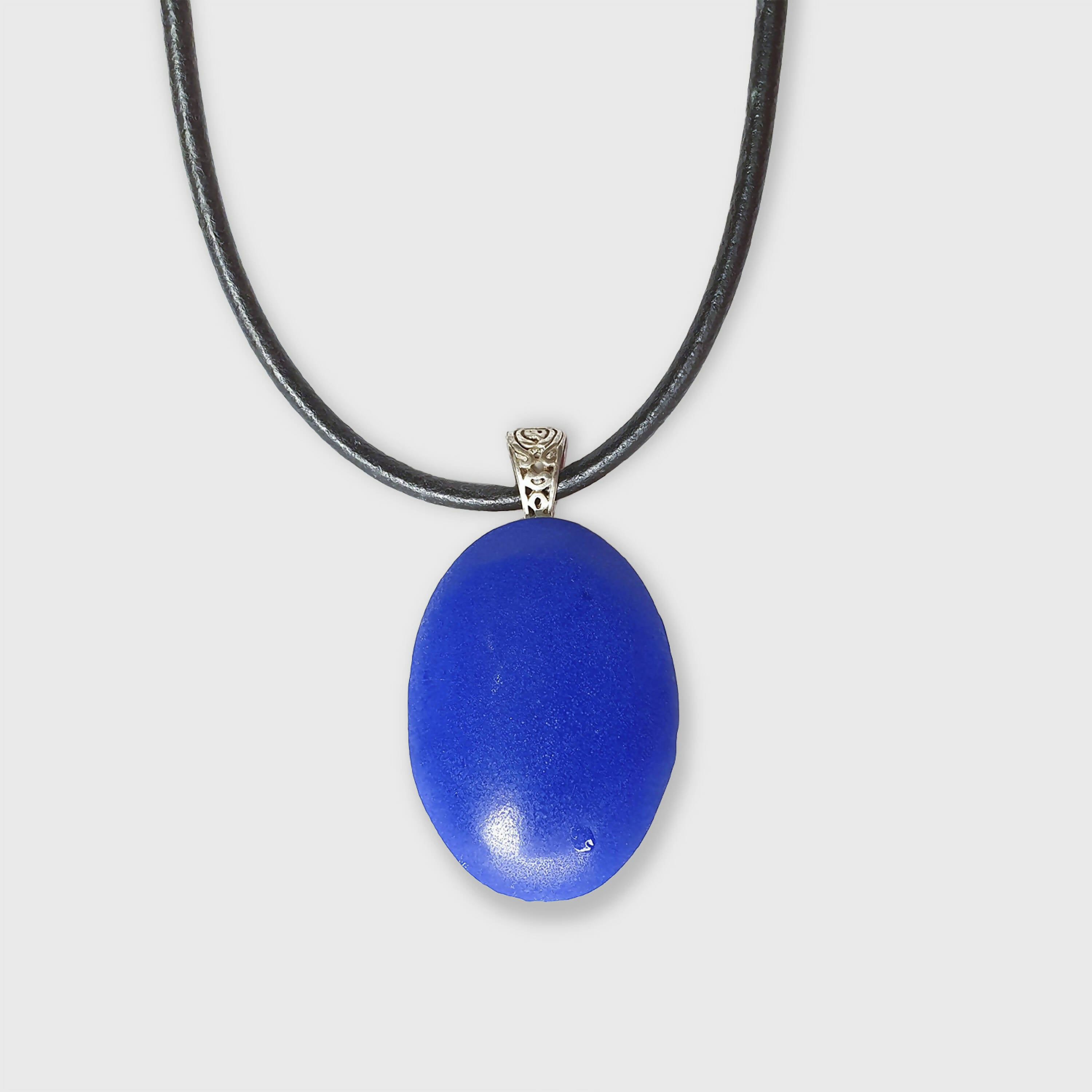 Pendentif en porcelaine ovale bleu Egyptien | EMPREINTES Paris