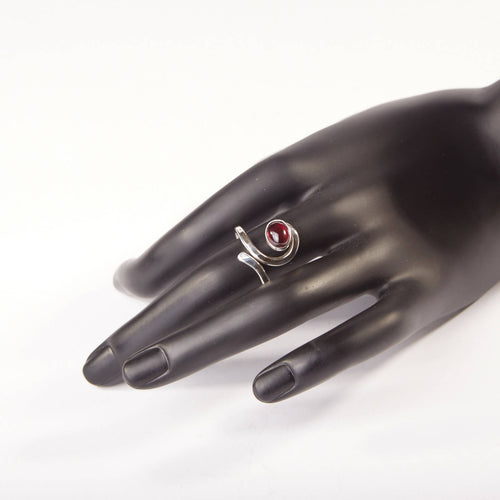 Bague PERCE NEIGE en argent avec un grenat. | EMPREINTES Paris - EMPREINTES Paris