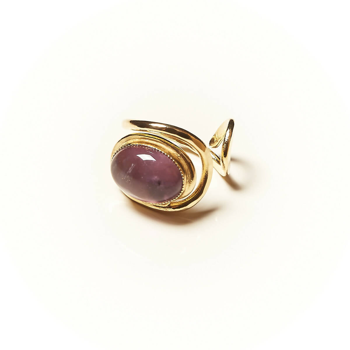 Bague VOLUPTIA plaqué or avec une améthyste. | EMPREINTES Paris