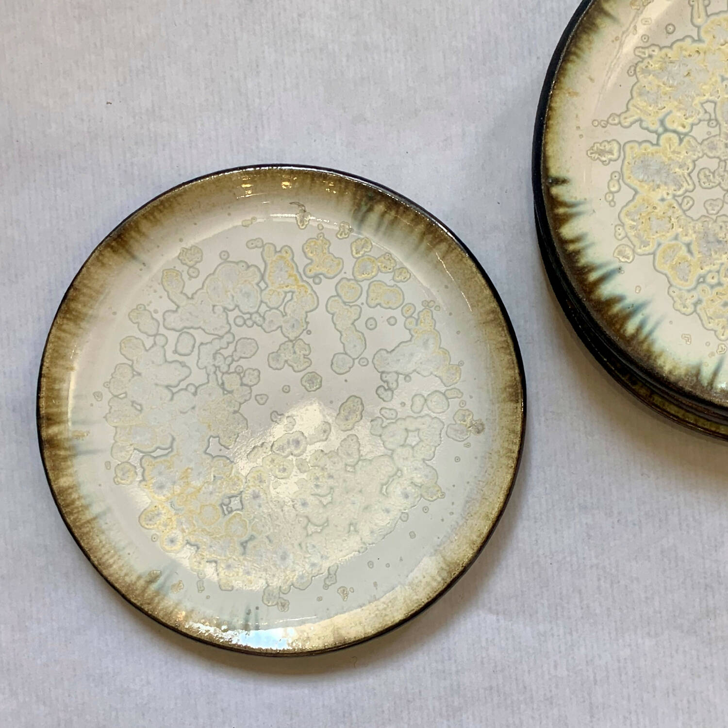Set de deux petites assiettes plates en grès - Collection Moon | EMPREINTES Paris