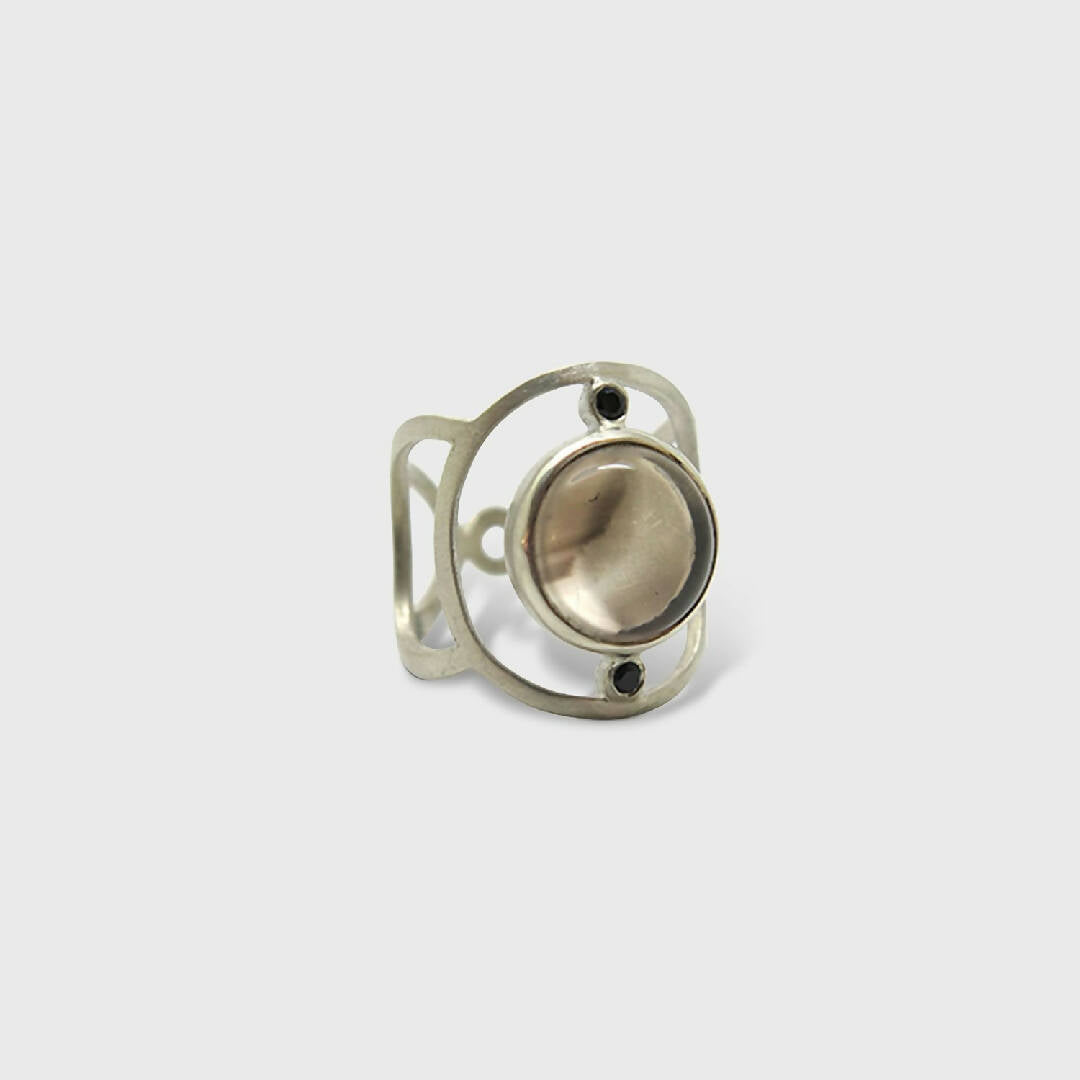 Bague en argent ajouré cabochon de quartz fumé et spinelles | EMPREINTES Paris