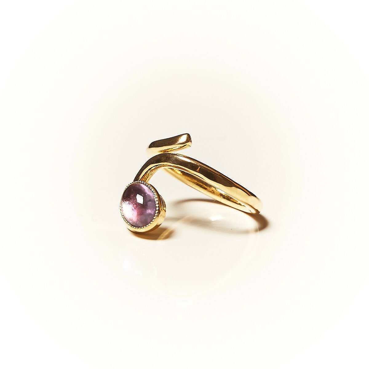 Bague PERCE NEIGE plaqué or avec une améthyste. | EMPREINTES Paris