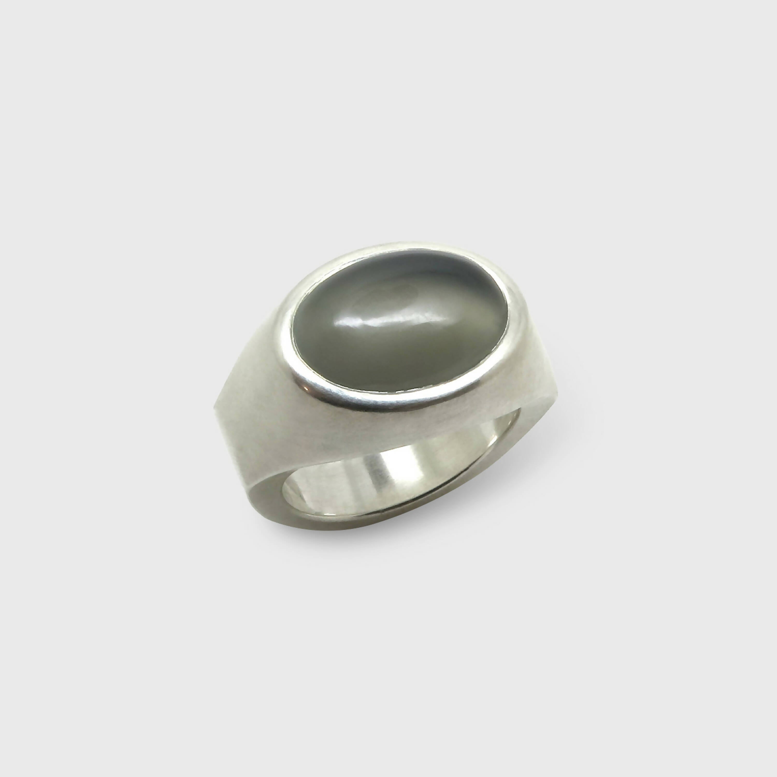 Chevalière ovale pierre de lune | EMPREINTES Paris