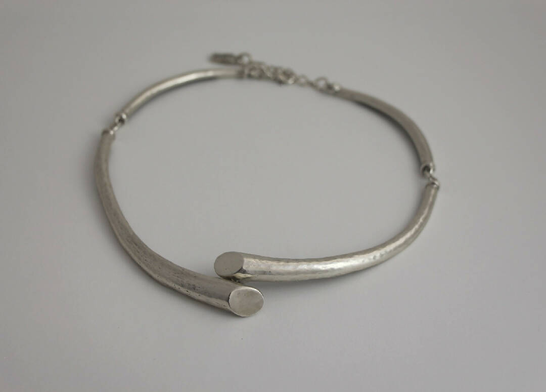 Collier réglable en étain argenté 4 | EMPREINTES Paris