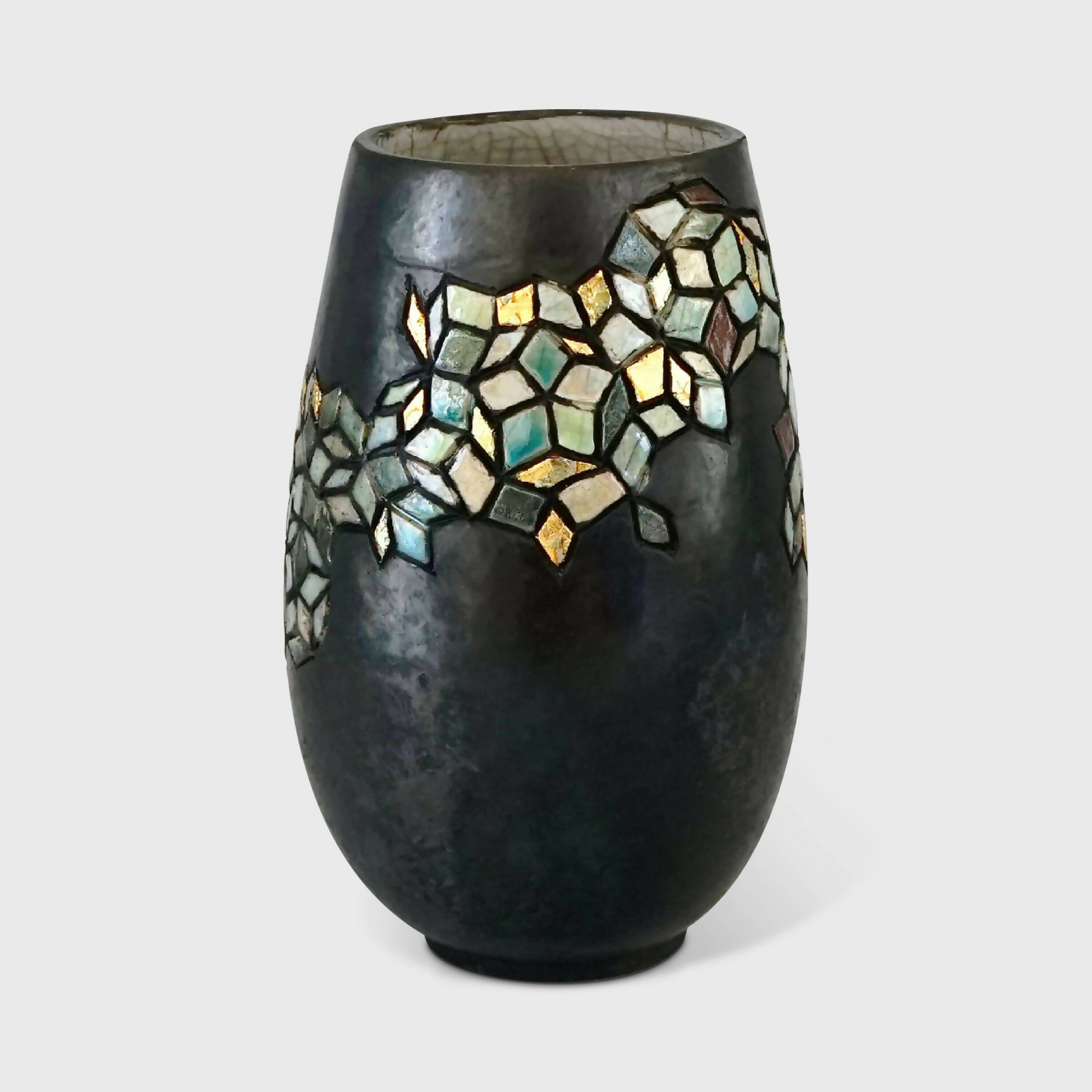 Vase noir avec motifs de losanges | EMPREINTES Paris