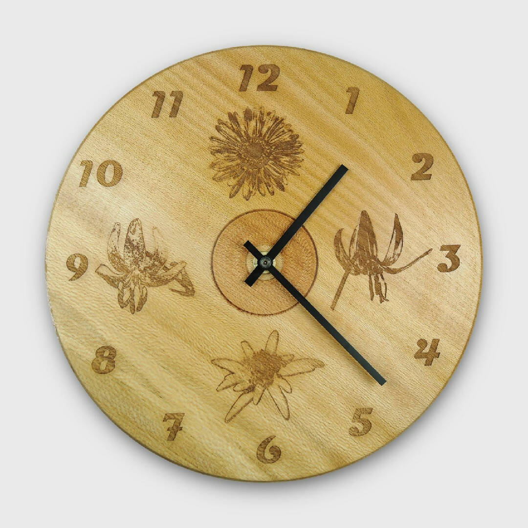 Pendule murale fleurs des montagnes en platane | EMPREINTES Paris