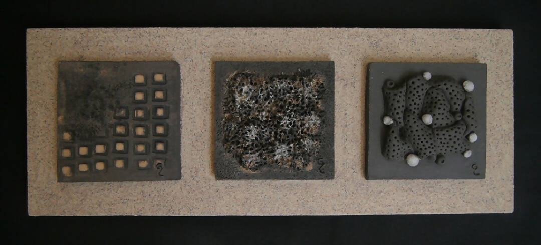 Bas relief tableau grès noir et porcelaine collection triptyque | EMPREINTES Paris | EMPREINTES Paris