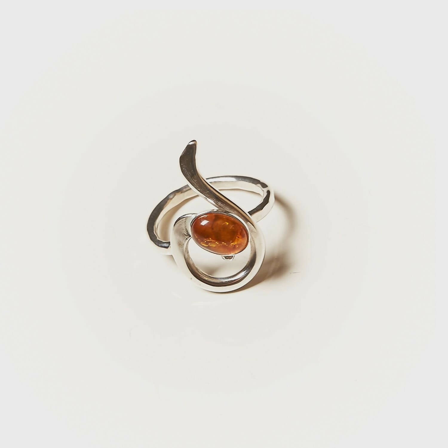 Bague LIZAE en argent avec une ambre. | EMPREINTES Paris