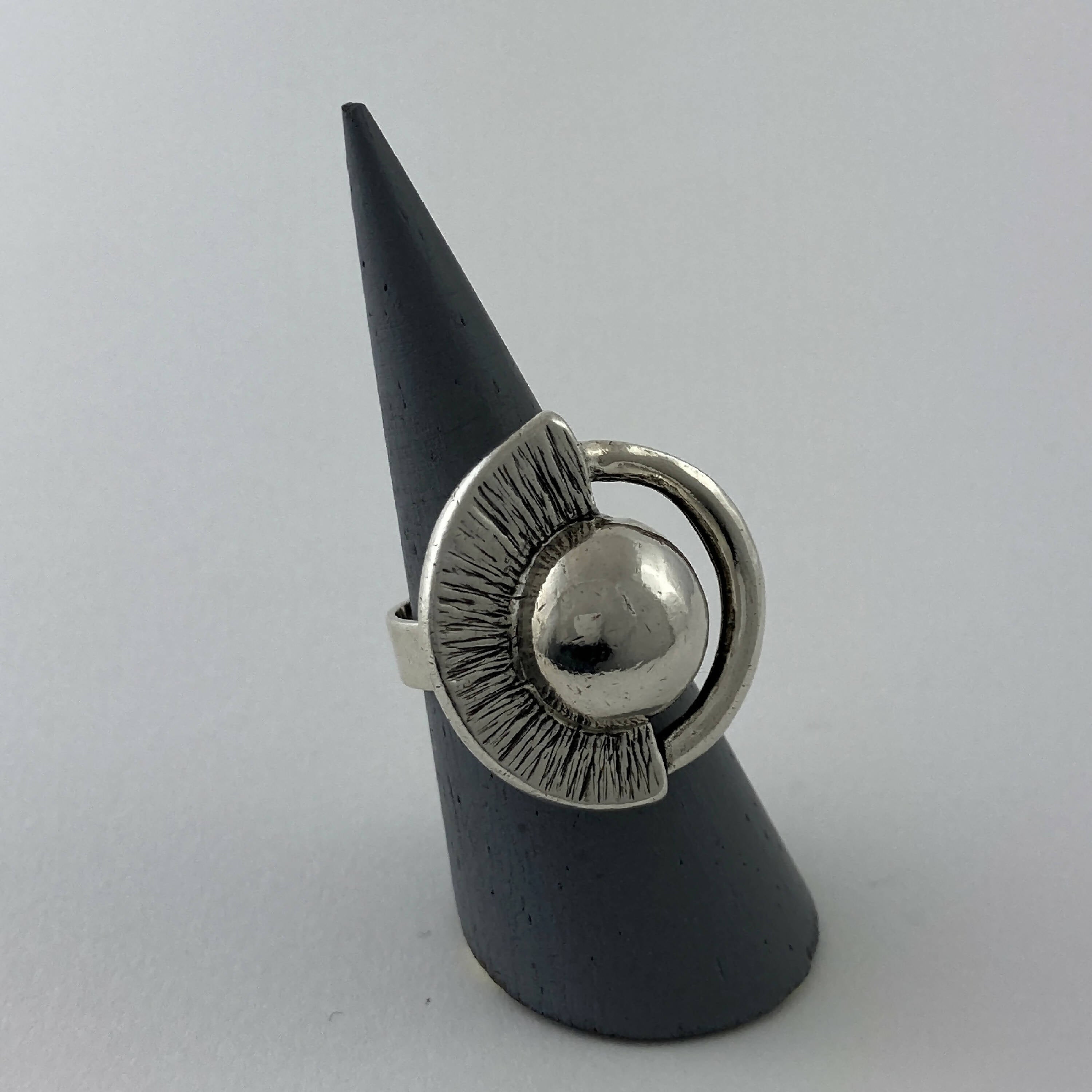 Bague réglable en étain argentée 2 | EMPREINTES Paris