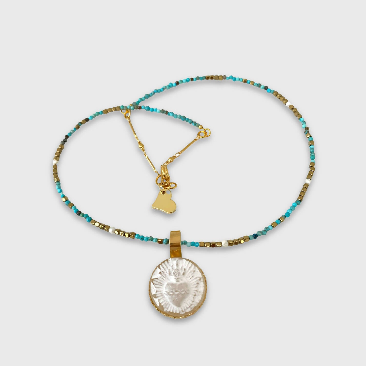 coeur sacré, religieux, antique, reproduction, musée, printemps, pastel, majestueux, bijou symbolique, ethnique, romantique, chic bohème, amoureux, collier pour femme, art déco, art nouveau, idées cadeaux pour elle, saint Valentin, piece unique, tour de cou, pierre semi-precieuse, pate de verre, cristal | EMPREINTES Paris