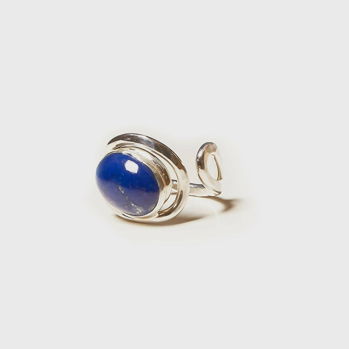 Bague VOLUPTIA en argent avec un Lapis lazuli. | EMPREINTES Paris
