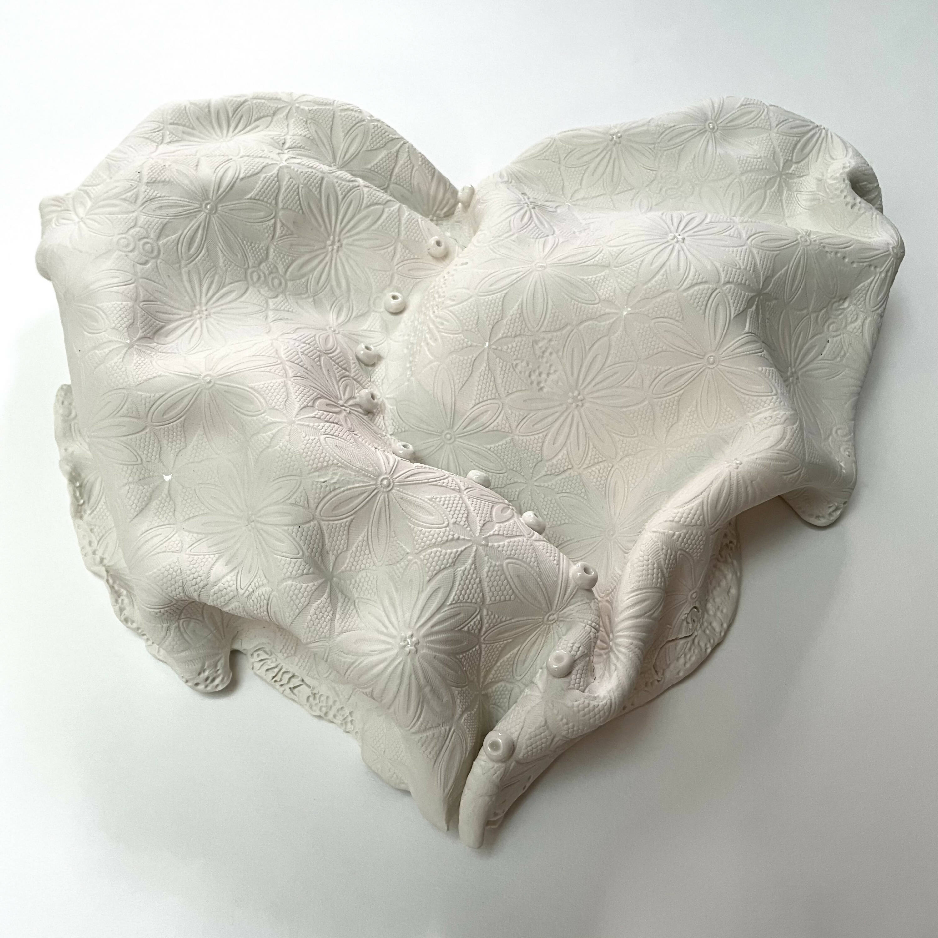 bas_relief_tableau_collection_coeur_porcelaine_dentelle_1_guenaelle_grassi copie | EMPREINTES Paris