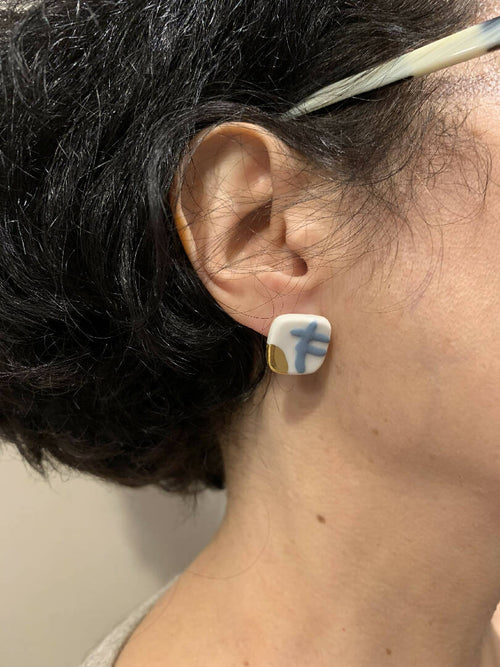 Boucles d'oreilles Quadrille puces bleu canard et or | EMPREINTES Paris - EMPREINTES Paris