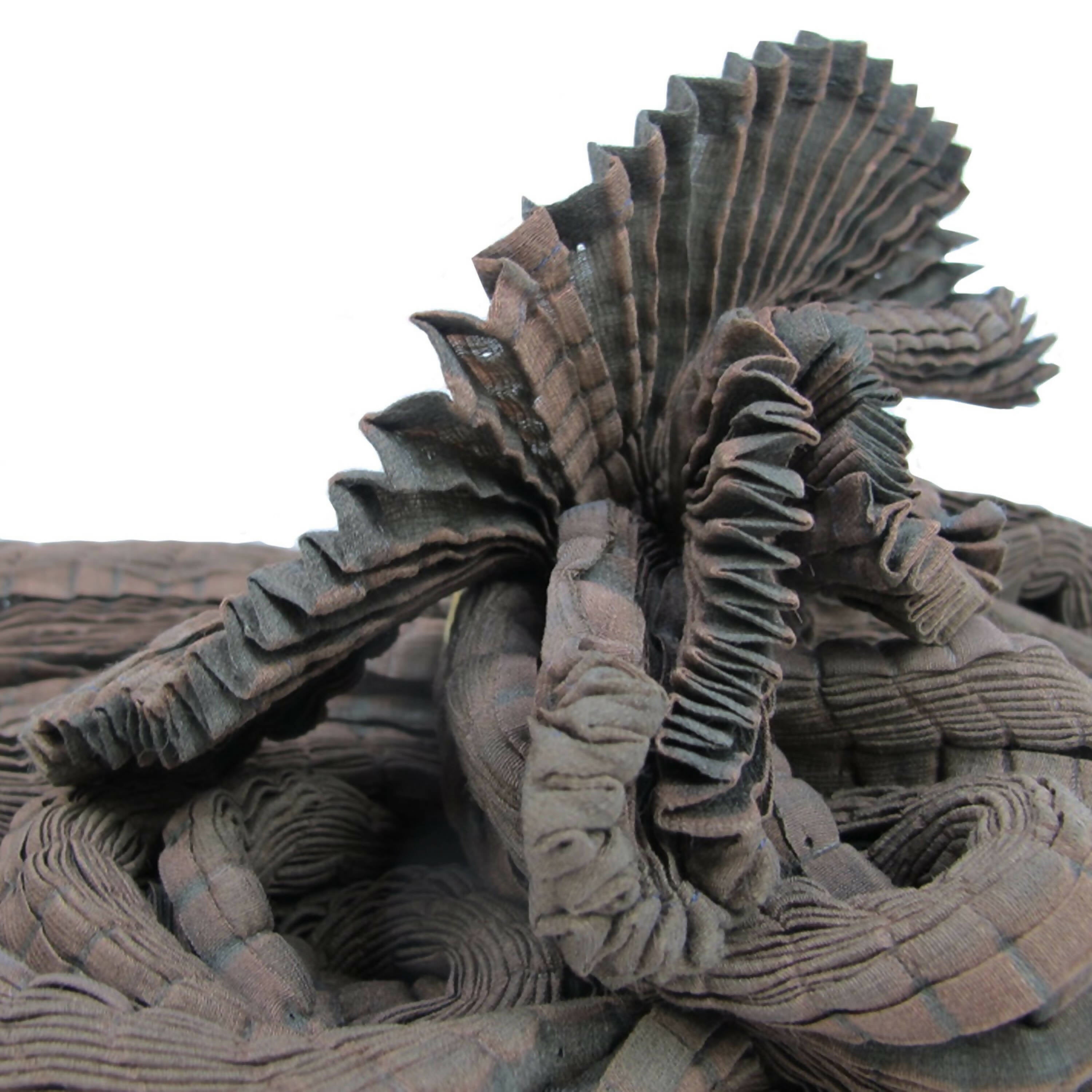 Echarpe longue plissée CHAPERON 001 | EMPREINTES Paris