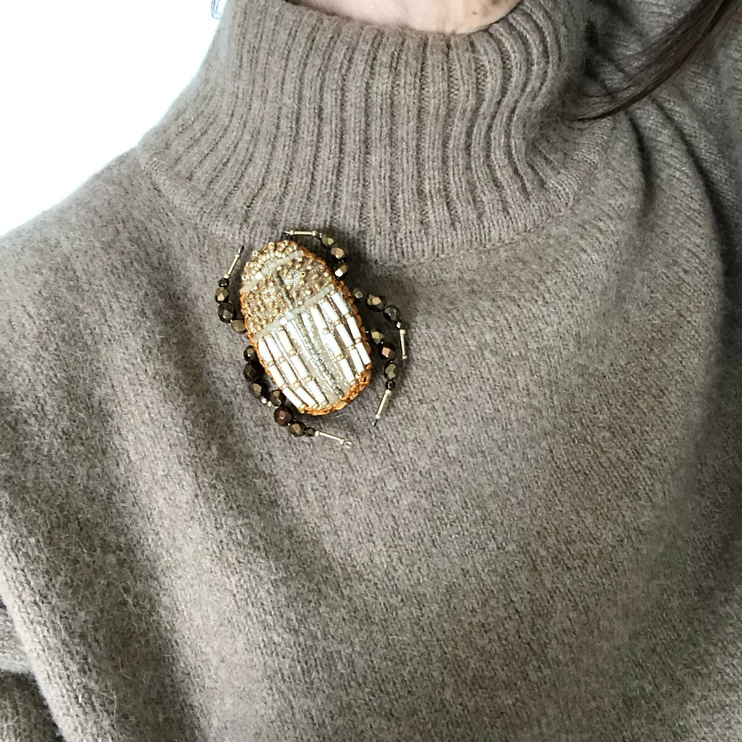 Broche Scarabée Grège | EMPREINTES Paris