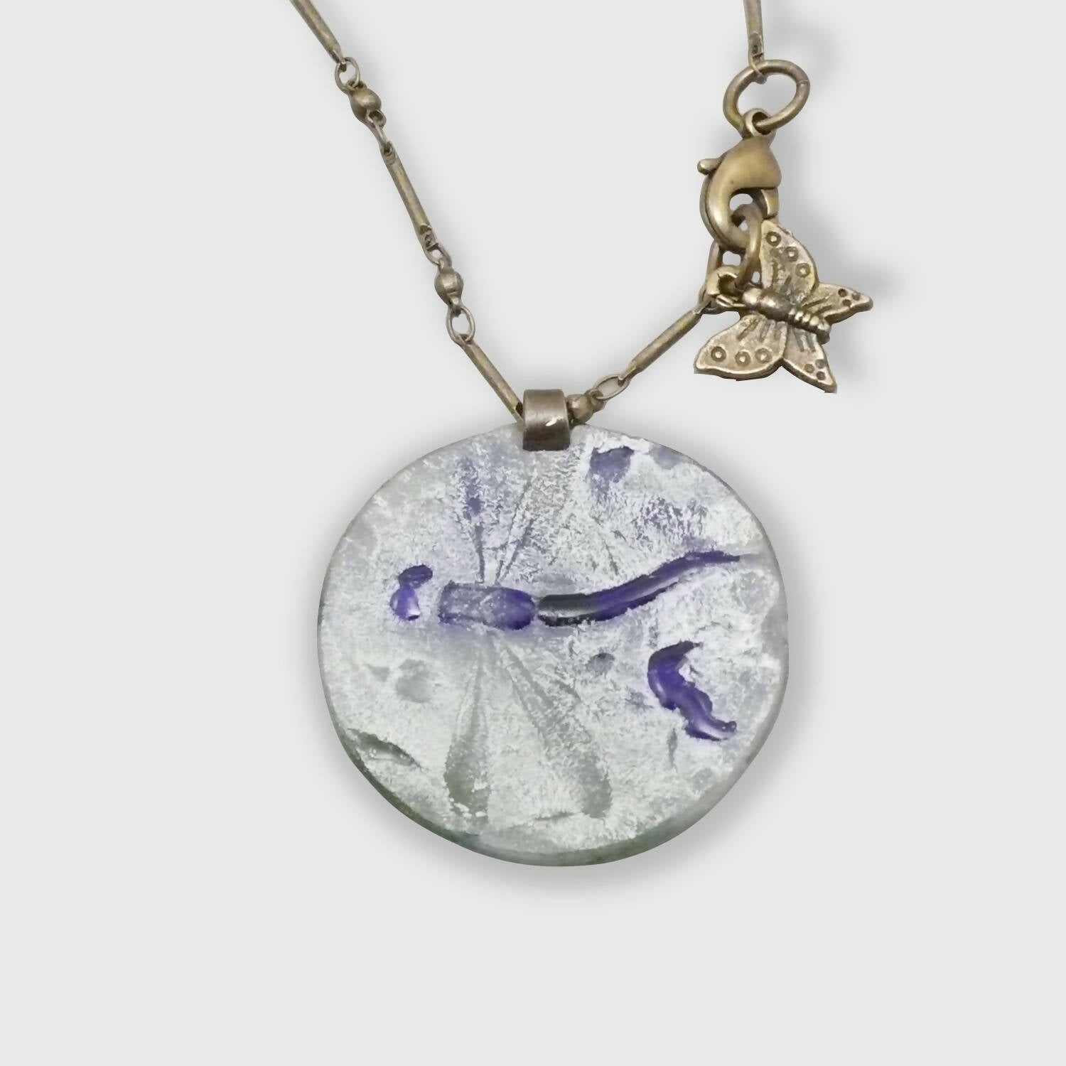 libellule, insecte, reproduction, musée, printemps, pastel, majestueux, bijou symbolique, ethnique, romantique, chic bohème, amoureux, collier pour femme, art déco, art nouveau, idées cadeaux pour elle, saint Valentin, piece unique, tour de cou, pate de verre, cristal | EMPREINTES Paris