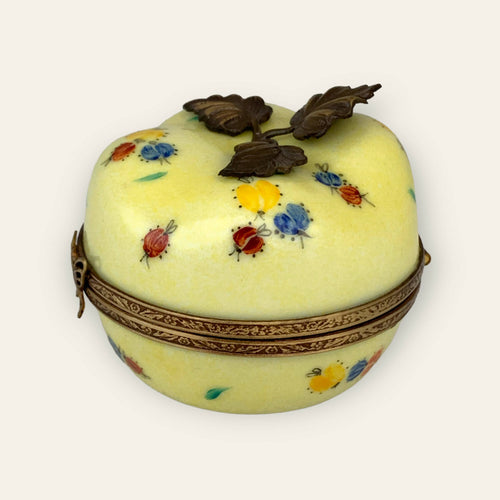 Pomme musicale jaune et coccinelle rouge | EMPREINTES Paris - EMPREINTES Paris