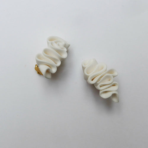 Boucles d'oreilles PANNA ALLONGÉES BLANCHES | EMPREINTES Paris - EMPREINTES Paris