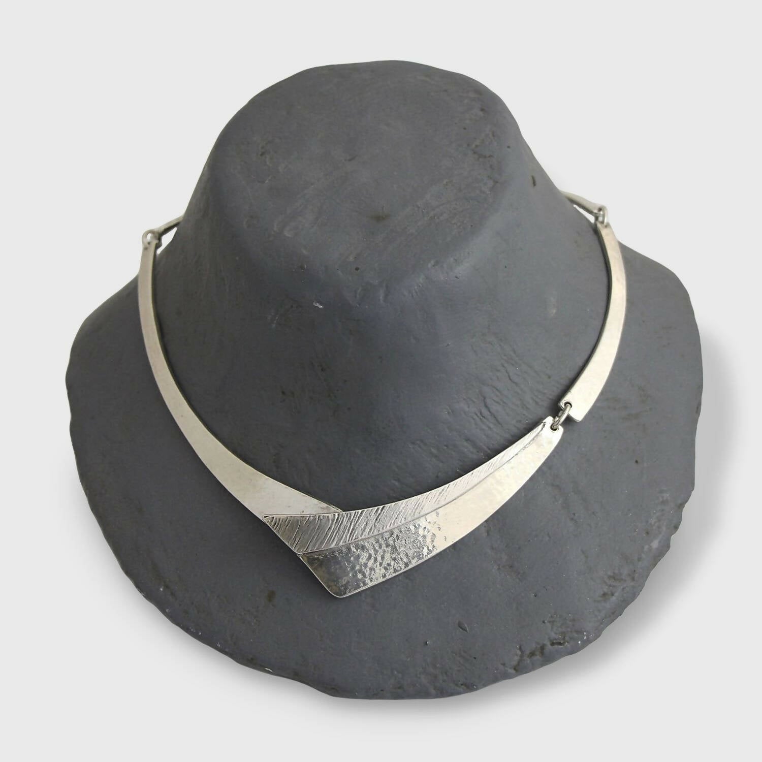 Collier réglable en étain argenté 3 | EMPREINTES Paris