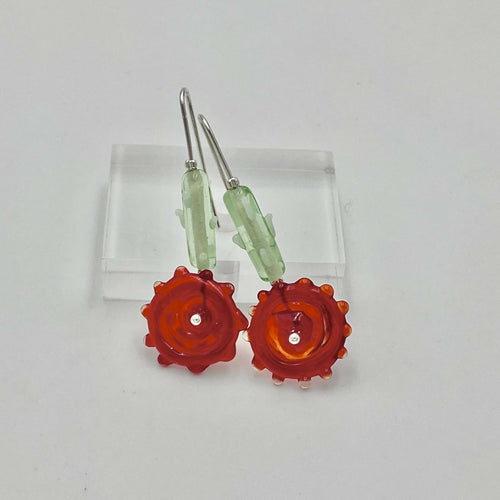 Boucles d'oreilles Tournesols rouge et tiges vertes | EMPREINTES Paris - EMPREINTES Paris