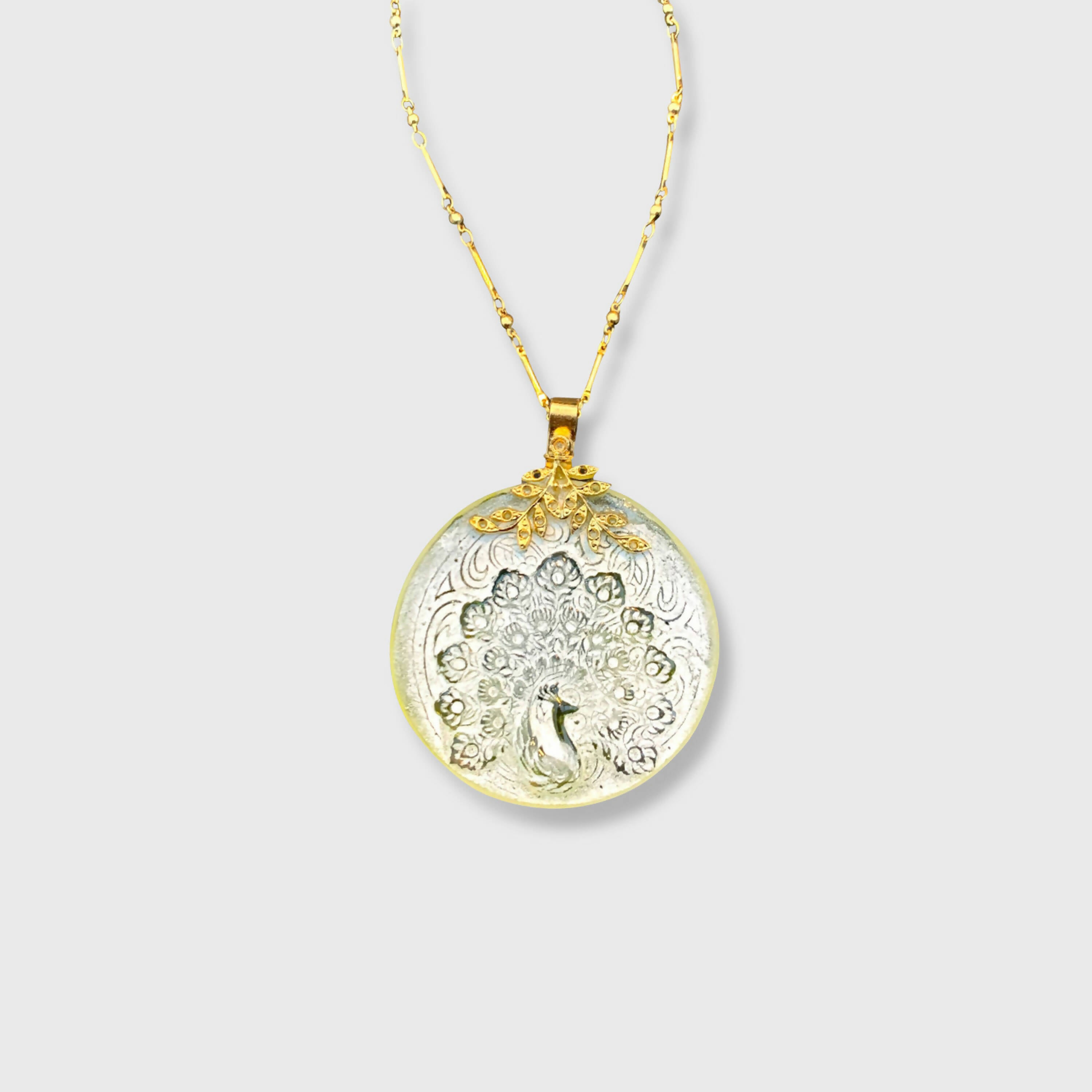 paon, animal, majestueux, porte chance, printemps, bijou symbolique, ethnique, romantique, chic bohème, amoureux, collier pour femme, art déco, art nouveau, idées cadeaux pour elle, saint Valentin, piece unique, sautoir, pierre semi-precieuse, pate de verre, cristal | EMPREINTES Paris