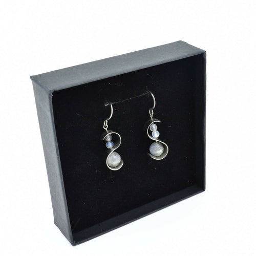 Boucles d'oreilles ornées de Labradorites | EMPREINTES Paris - EMPREINTES Paris