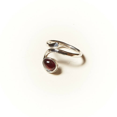 Bague PERCE NEIGE en argent avec un grenat. | EMPREINTES Paris - EMPREINTES Paris