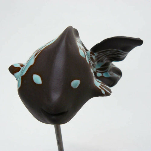 Sculpture petit poisson noir et céladon | EMPREINTES Paris - EMPREINTES Paris