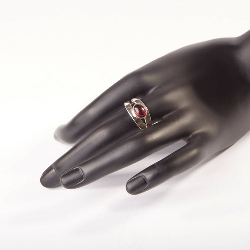 Bague EMULSIA en argent avec un grenat | EMPREINTES Paris - EMPREINTES Paris